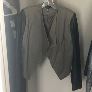 AQUA jacket with faux leather sleeves sz S